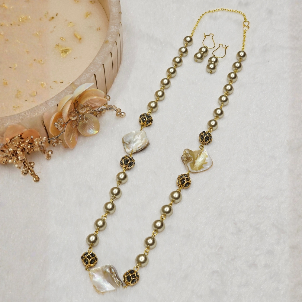 1-45.jpg Mother Of Pearl Necklace - Image 1