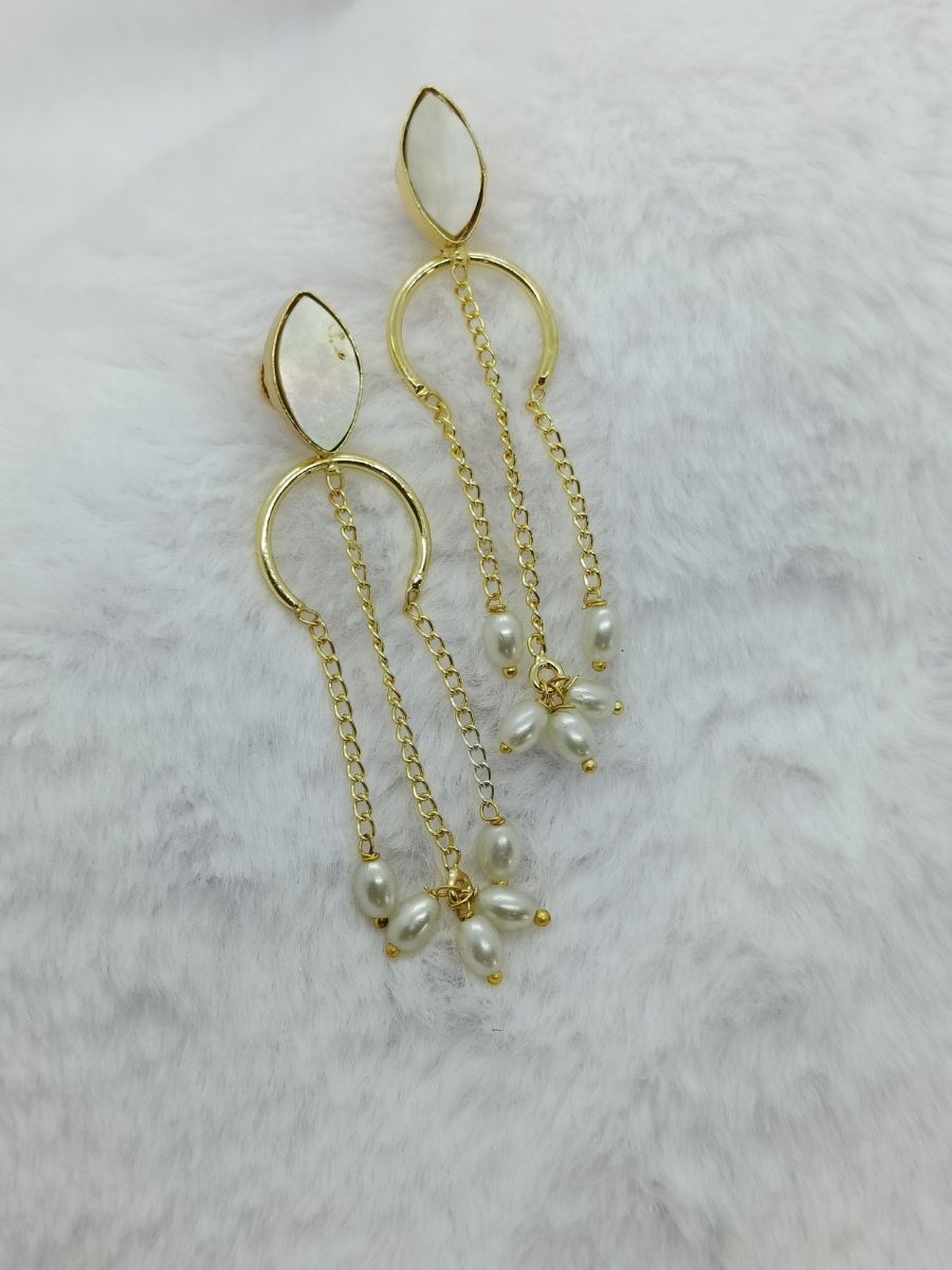 10-4.jpg Pearl Earrings - Image 1