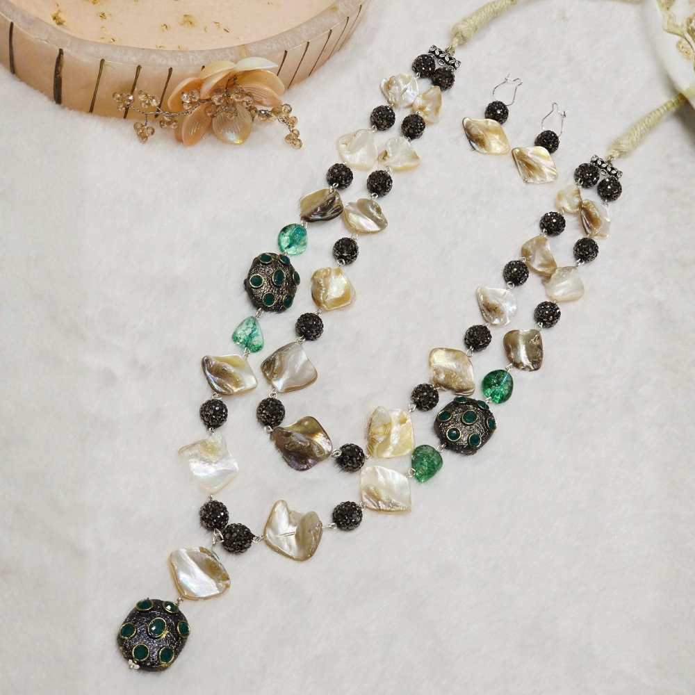 3-77.jpg Mother Of Pearl Necklace - Image 1